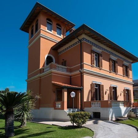 Palazzo Moresco Santa Marinella Eksteriør bilde