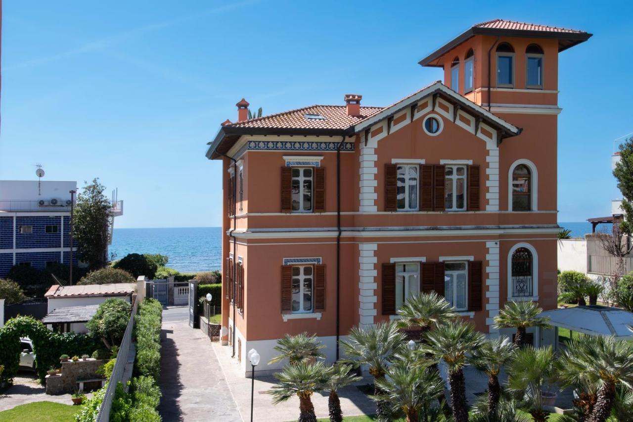 Palazzo Moresco Santa Marinella Eksteriør bilde