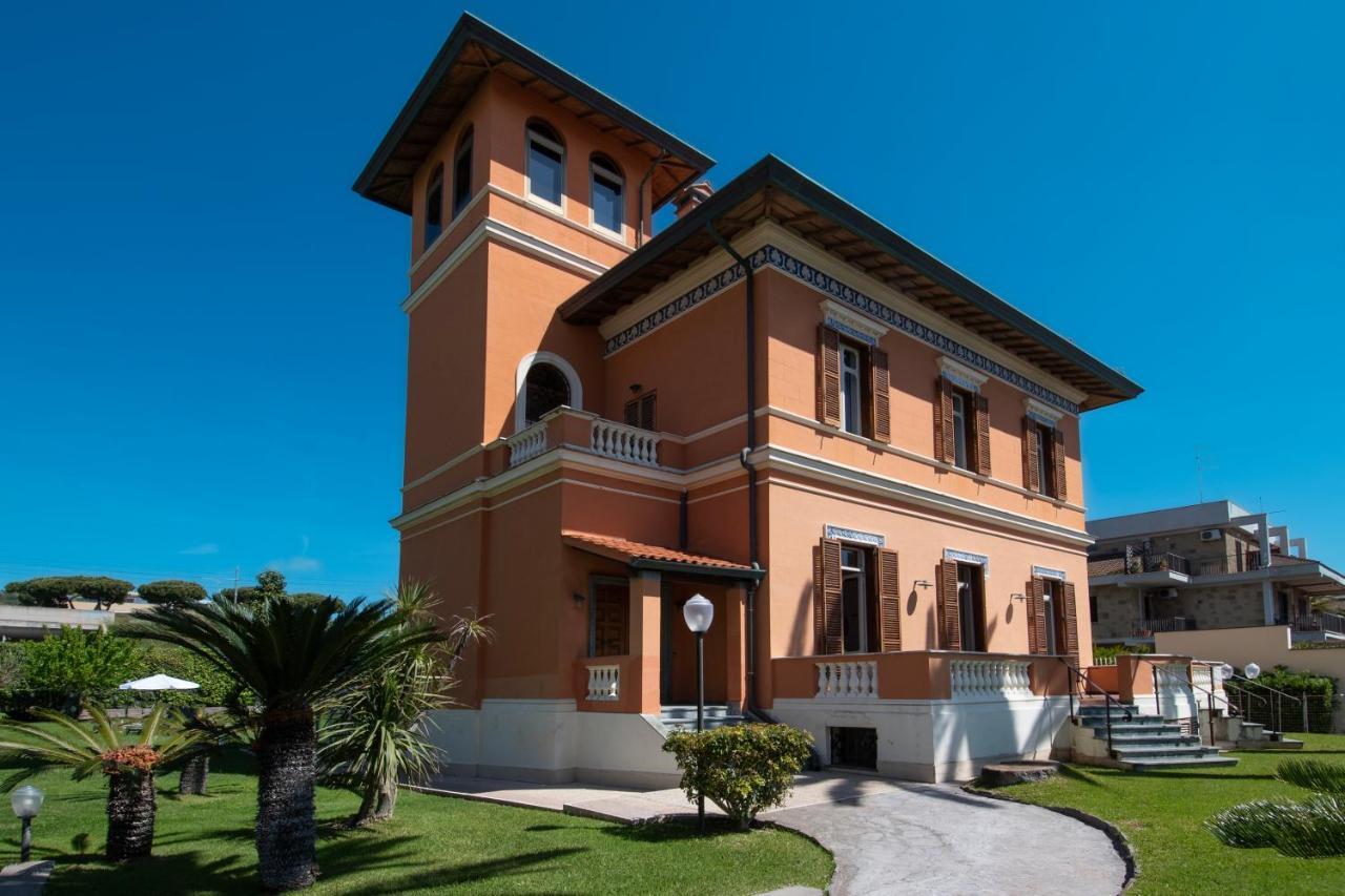Palazzo Moresco Santa Marinella Eksteriør bilde