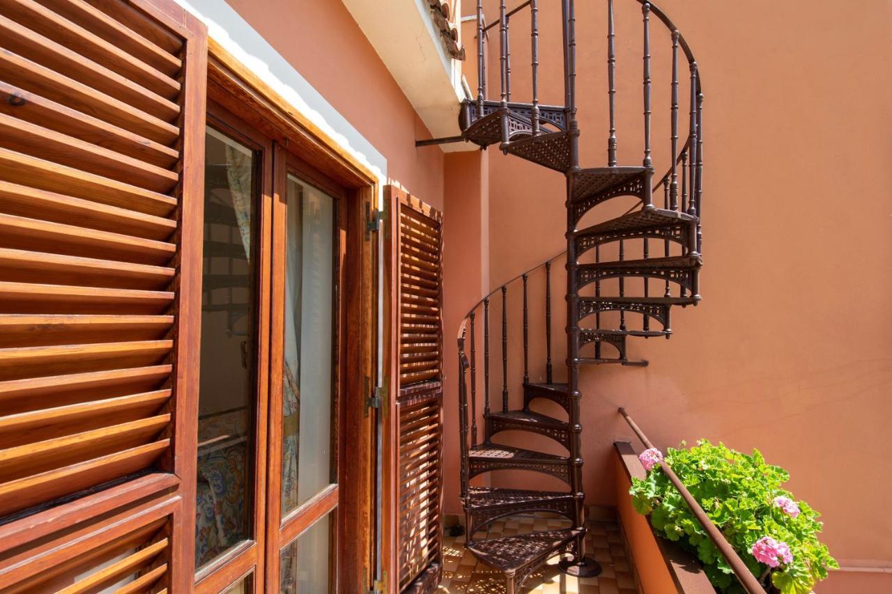 Palazzo Moresco Santa Marinella Eksteriør bilde
