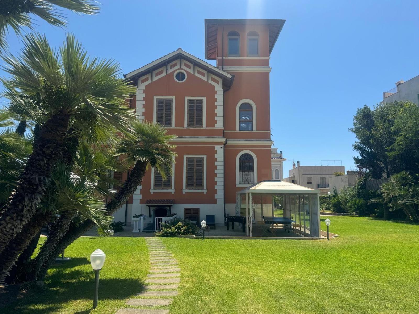 Palazzo Moresco Santa Marinella Eksteriør bilde